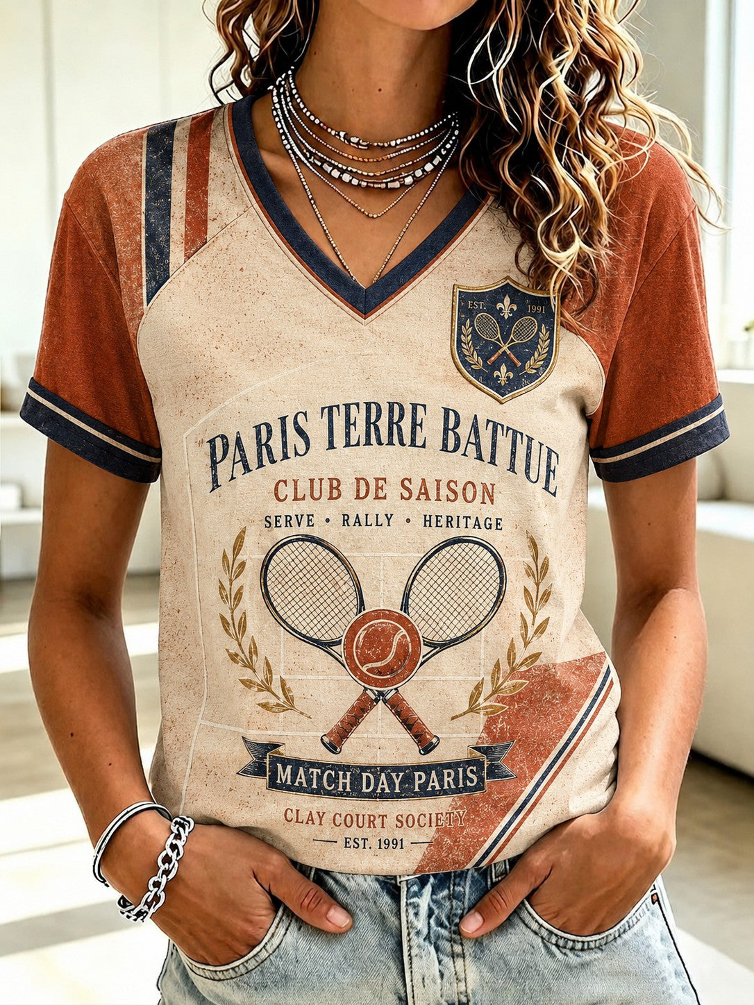 T-shirt imprimé à col en V du Championnat international de France de tennis féminin