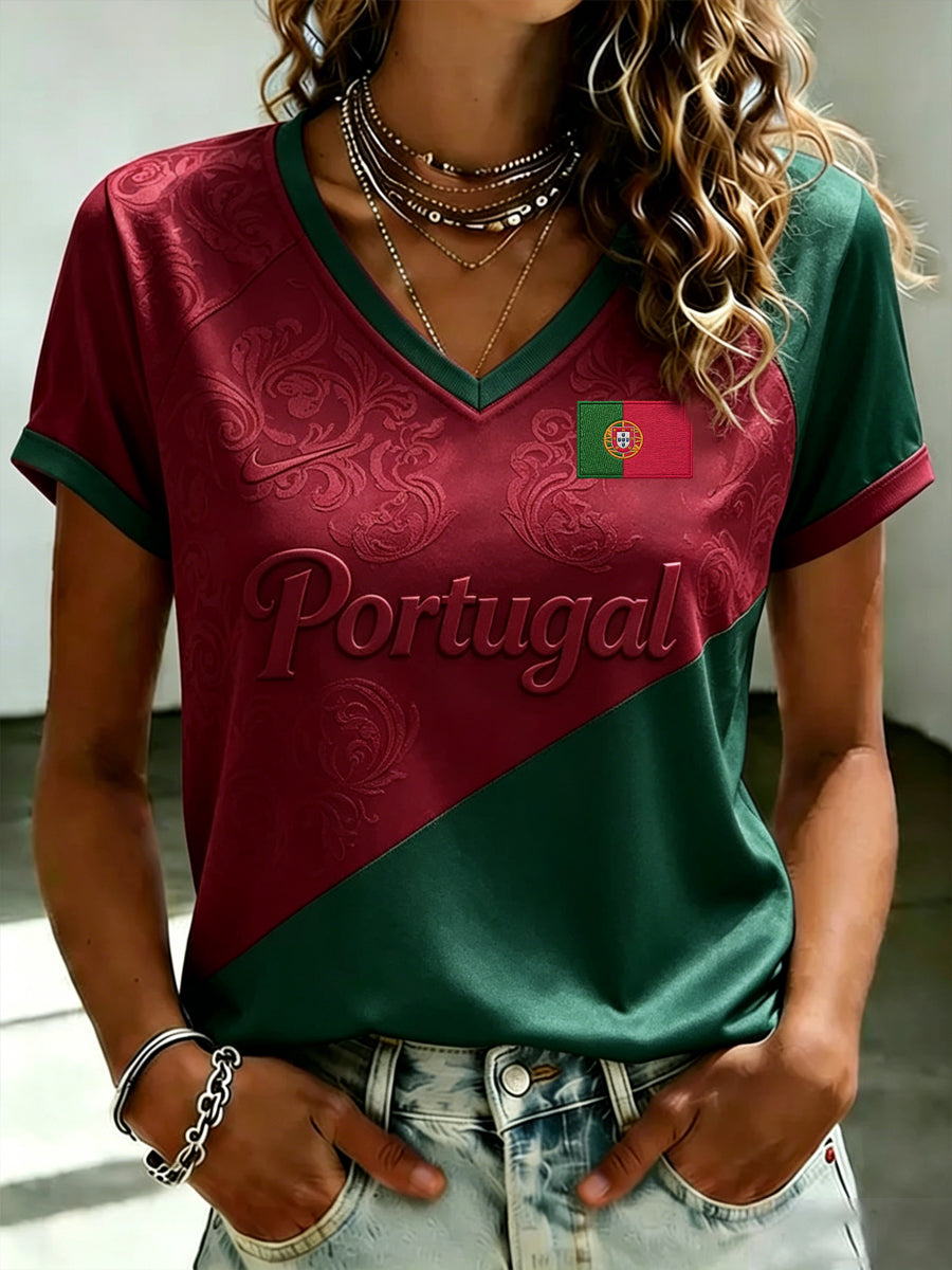 T-shirt à col en V imprimé de football portugais pour femme