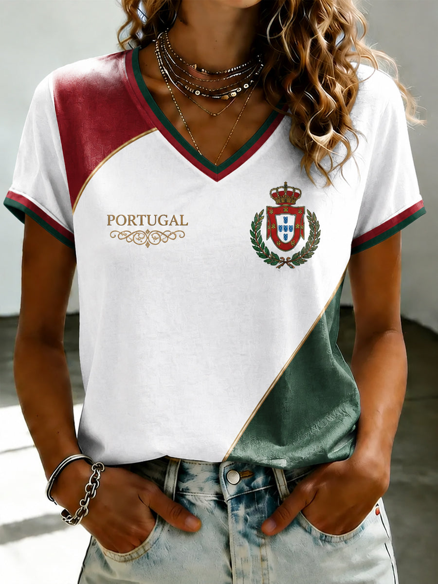 T-shirt à col en V imprimé de football portugais pour femme