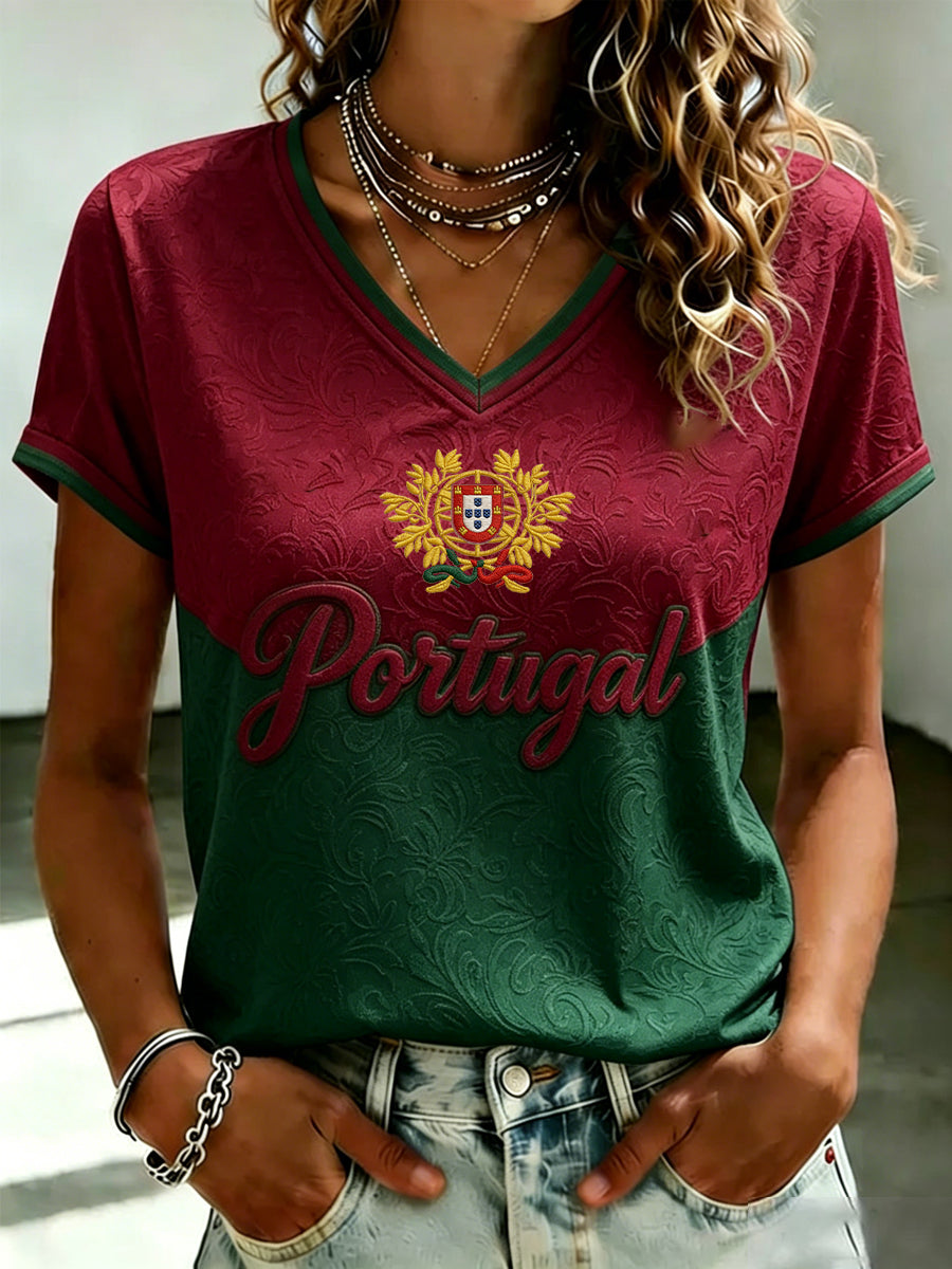 T-shirt à col en V imprimé de football portugais pour femme